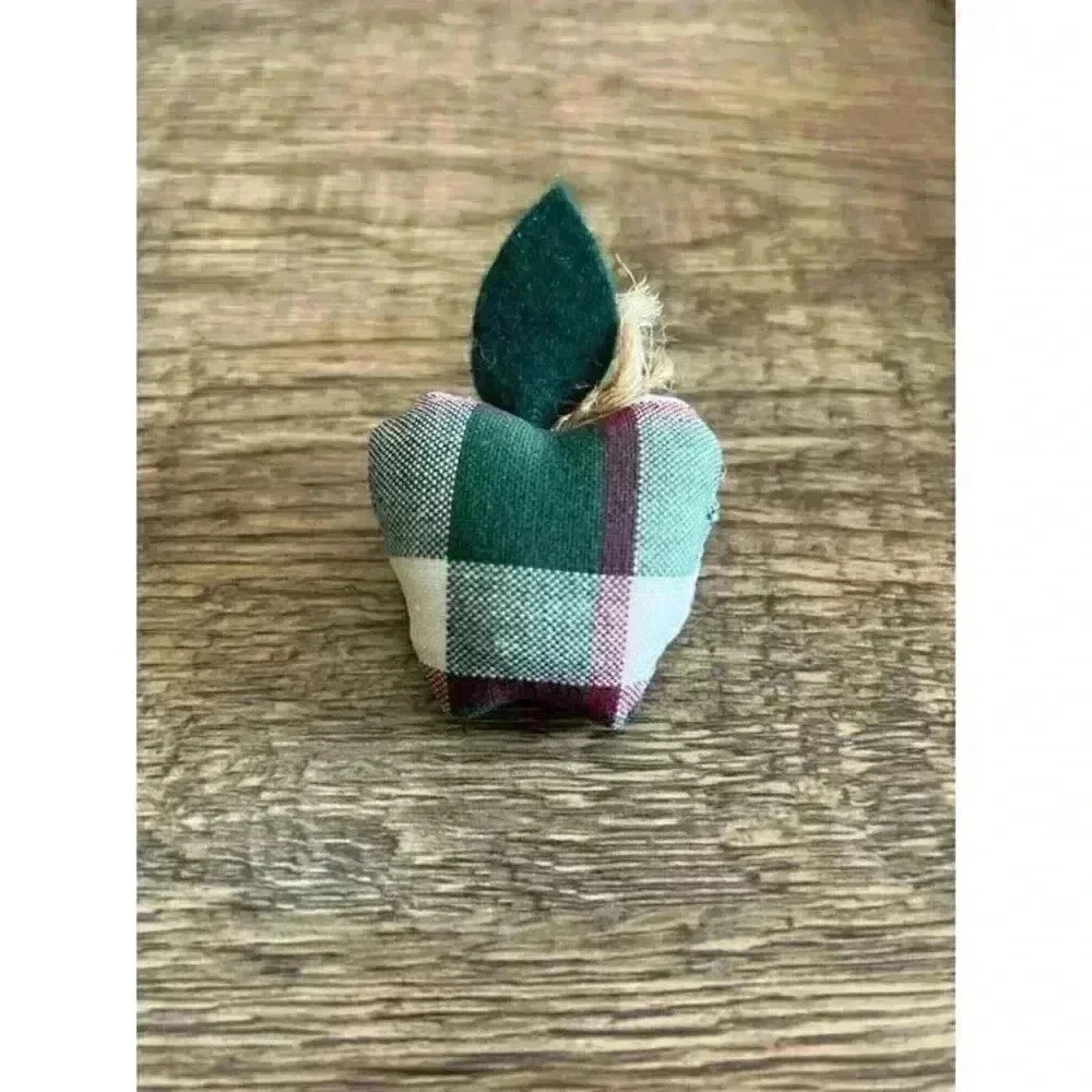 Plaid Apple Folk Pin Brooch